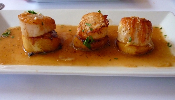 Grilled scallops at the Roof Top Cafe, Key West