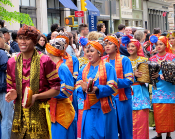 Featured_nyc_dance_parade_2013_-_saung_budaya-indonesian_dance