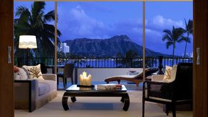 Medium_suite%20with%20view%20of%20diamond%20head-halekulani-honolulu
