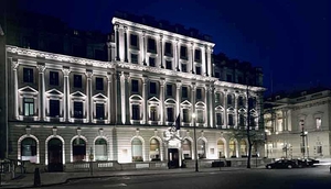 Medium_sofitel%20st%20james%20hotel%20at%20night-london