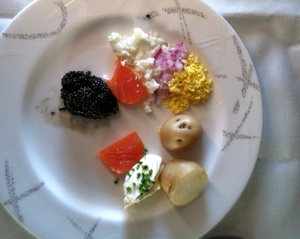 Medium_cathay_pacific_first_class_review_nyc-hkg-caviar_smoked_salmon