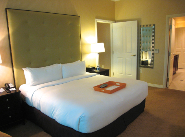 The Signature at MGM Grand Review - 1 Bedroom Suite Master Bedroom