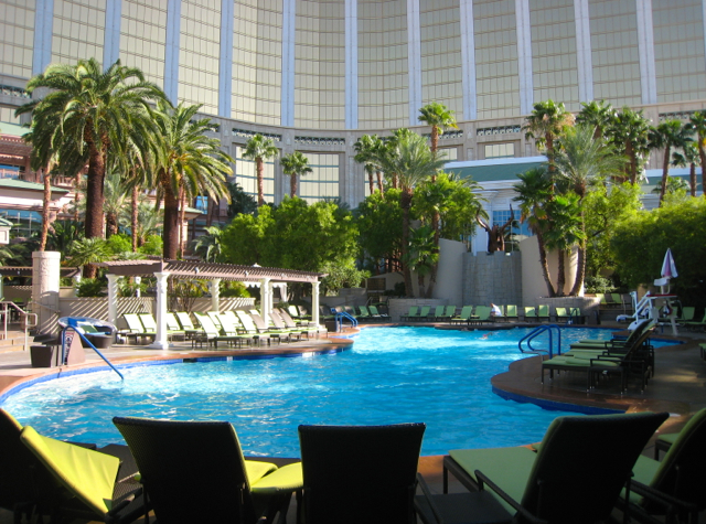 Four Seasons Las Vegas Pool Deck — Pool Review