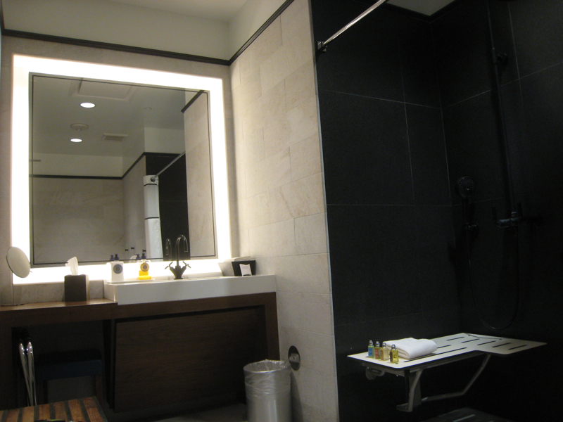 AMEX Centurion Lounge Las Vegas Review - Shower Suite