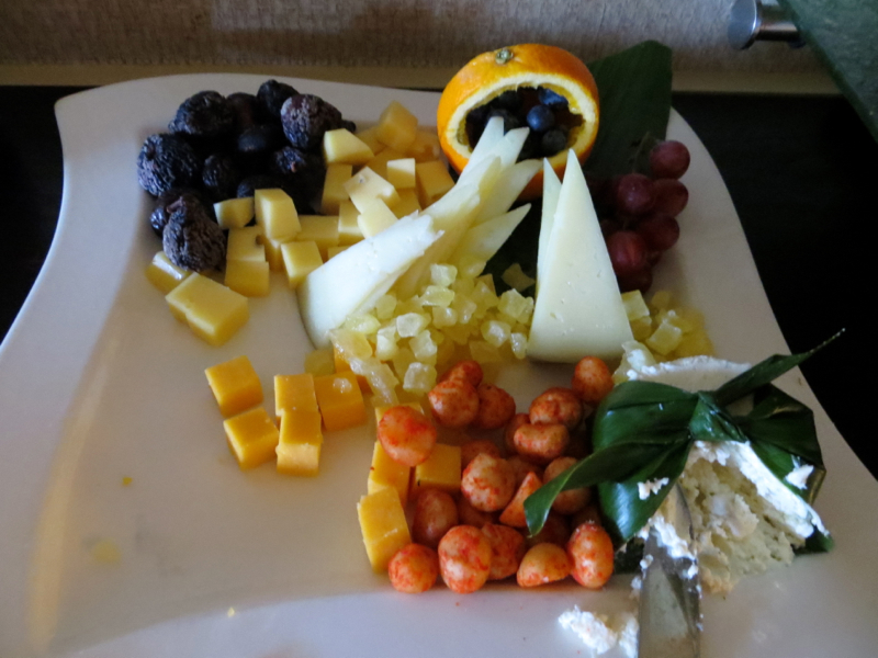 Cheese Plate, Fairmont Orchid Gold Floor Lounge Review