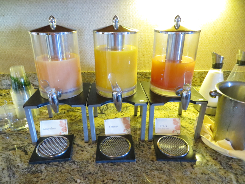 Breakfast Juices, Fairmont Orchid Gold Floor Lounge Review