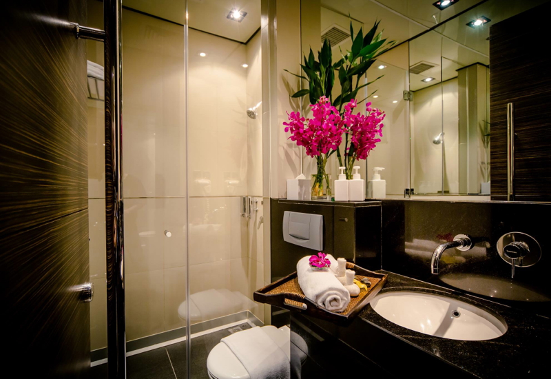 Sleeping at Hong Kong Airport: Plaza Premium Lounges Offer Sleeping Rooms with En Suite Shower