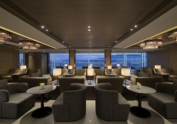 Sleeping at Hong Kong Airport: Plaza Premium Lounge West Hall