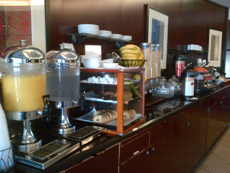 United Club Newark Terminal A Review - Breakfast Buffet