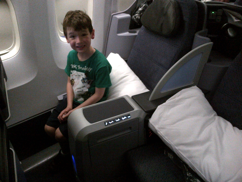 United First Class Review 767-400ER - Ready to Take Off