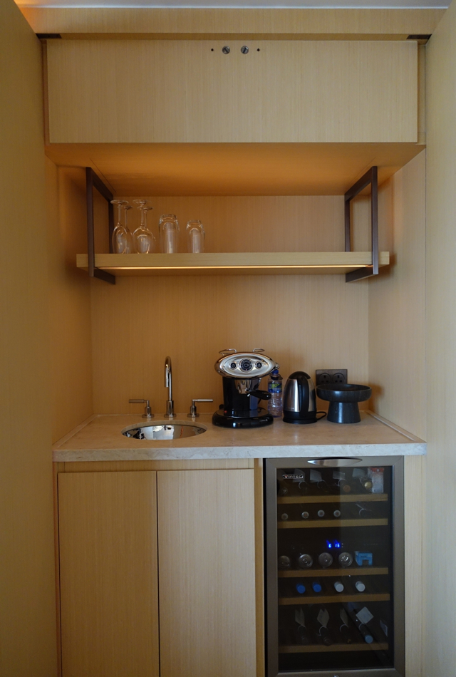 Review-Upper House Hong Kong-Complimentary Minibar