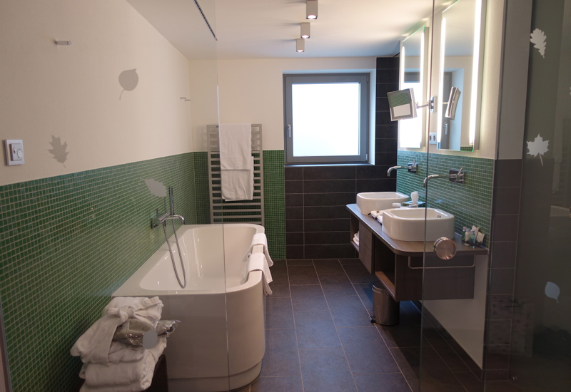 Premium Room Bathroom, Hotel Traube Tonbach