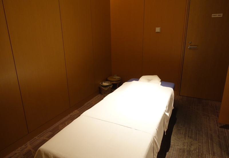 Massage Treatment Room, JAL Sakura Lounge, Tokyo Narita