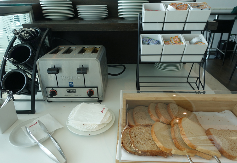 Bread, Toaster and Jam, SWISS Lounge at JFK