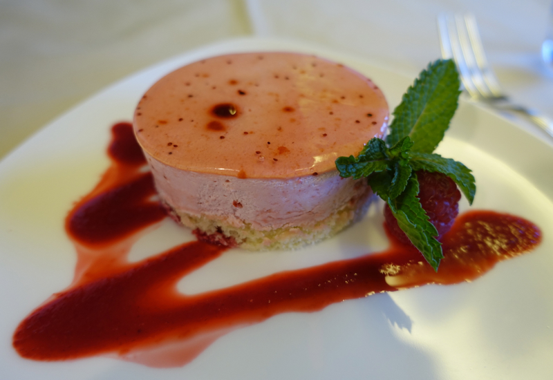 Review-Asiana First Class Dessert-Raspberry Cake
