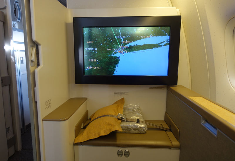 Review-Asiana First Class Suites-Large 32 Inch HD Screen