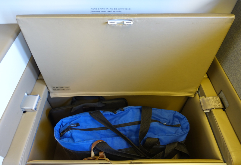 Review-Asiana First Class Suites-Ottoman Storage Space