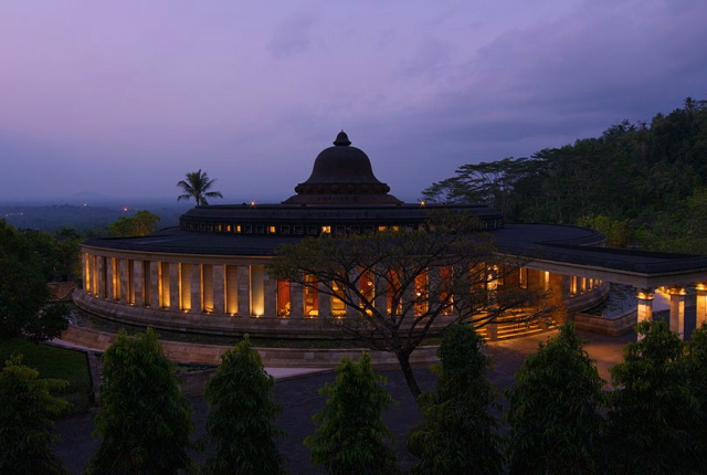 Luxury Hotels with Free WiFi: Amanjiwo Near Borobudur, Java