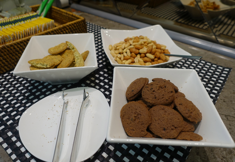 Asiana Business Class Lounge Review - Cookies