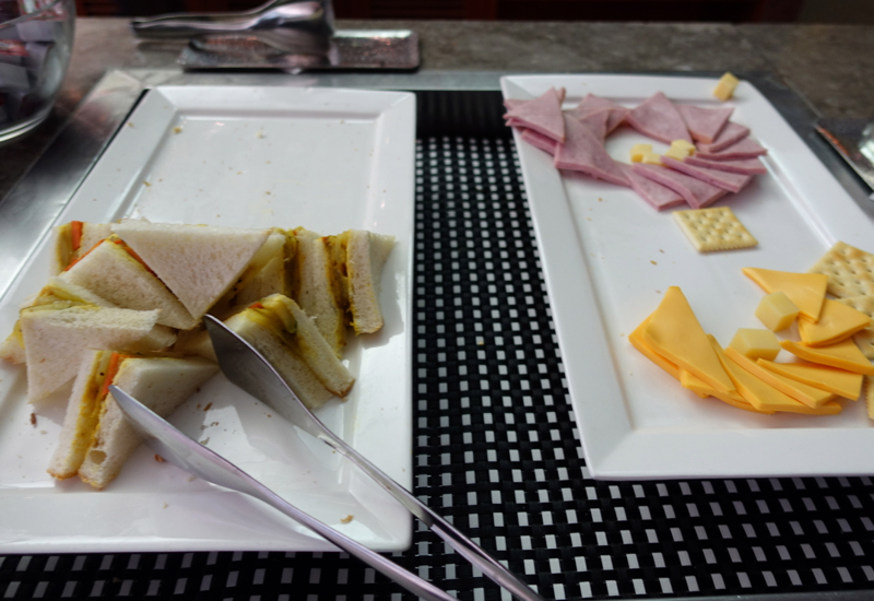 Review-Asiana Business Class Lounge Seoul - Sandwiches, Ham and Cheese