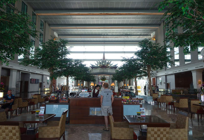 Review: Novotel Bangkok Airport Hotel Suite - Lobby