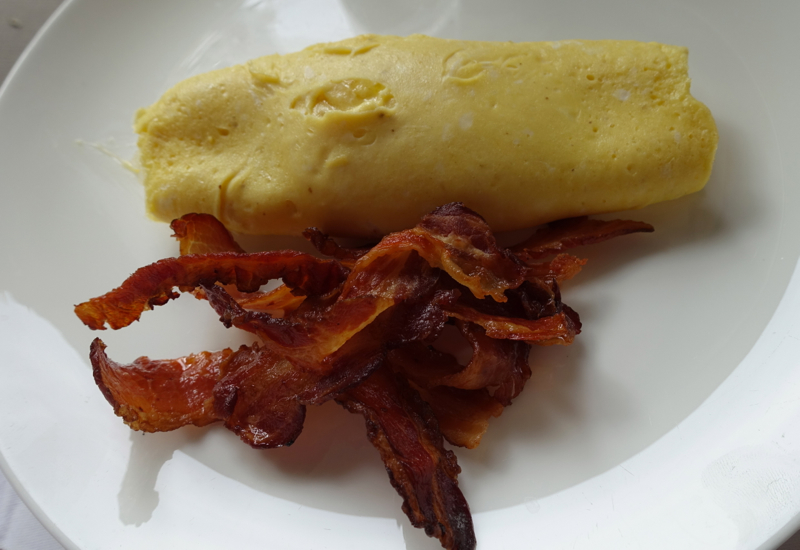 Omelet and Crispy Bacon, Breakfast at Amansara