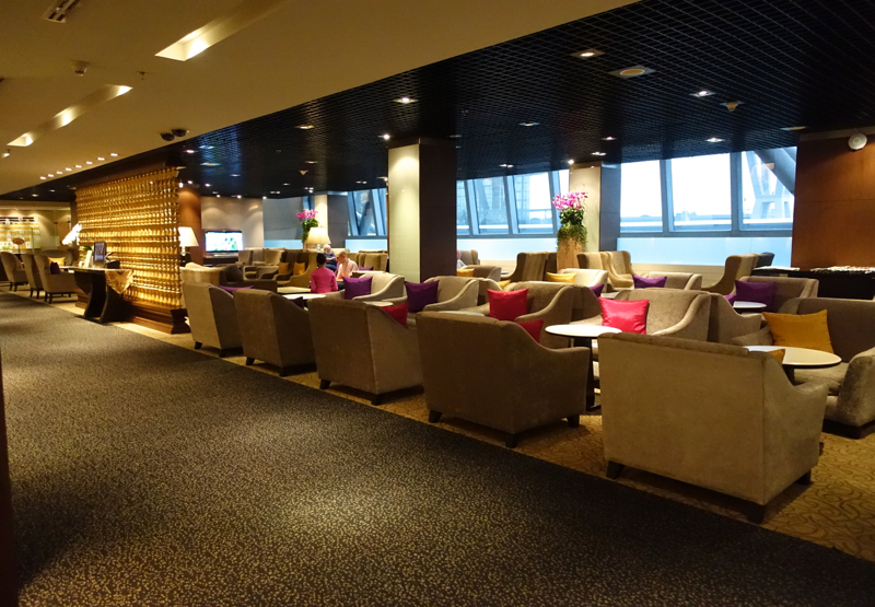 Thai First Class Lounge Bangkok Review - Seating