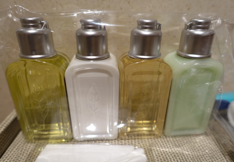 Thai Royal First Lounge Bangkok Review - L'Occitane Bath Products