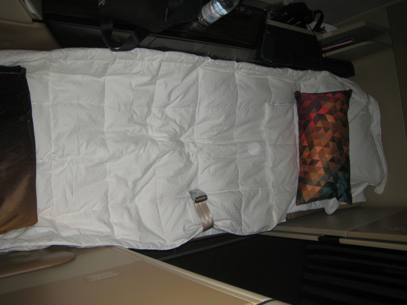 Review-Etihad First Class 777-300ER-Turndown Service