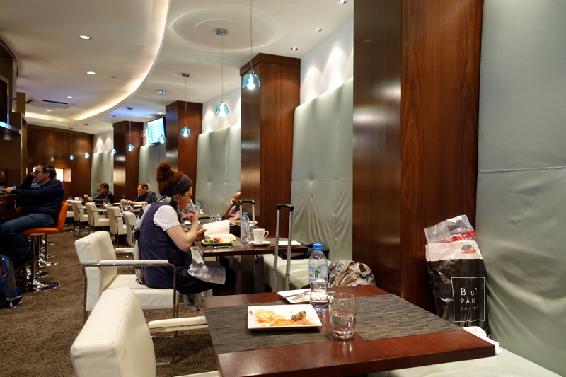 Review-Etihad Business Class Lounge Abu Dhabi AUH Terminal 1