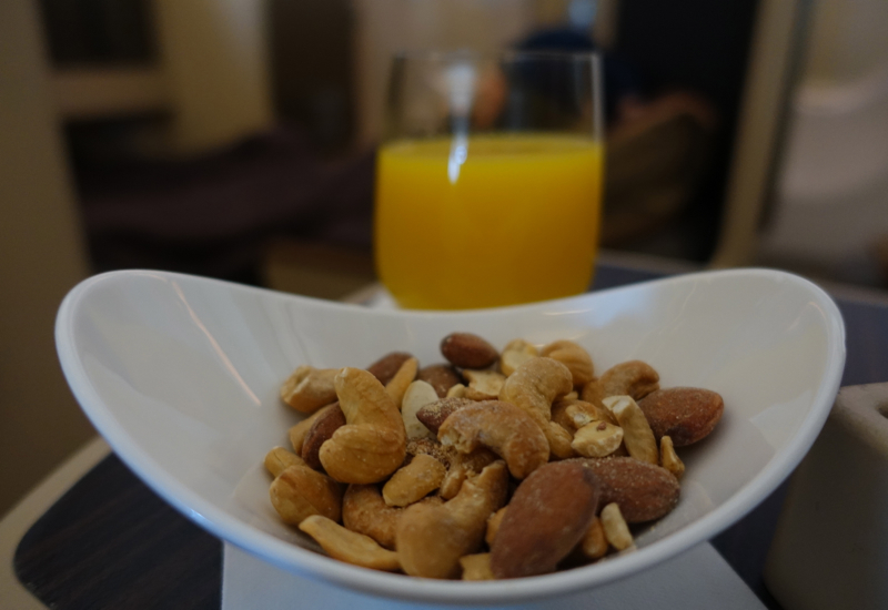 Review-Etihad Business Class A330-200: Mixed Nuts and Orange Juice