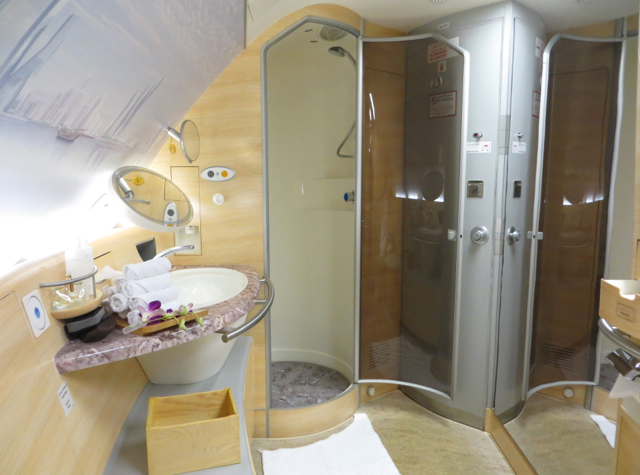 Shower, Emirates First Class on the A380