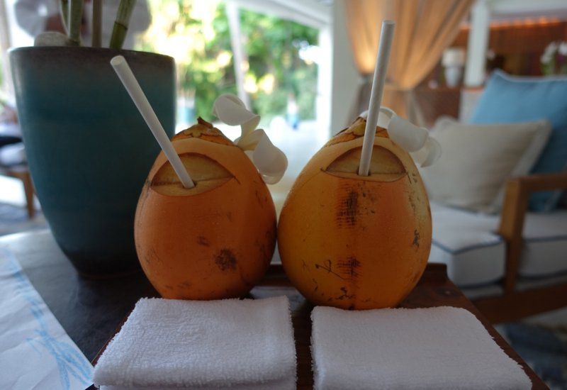 Four Seasons Maldives at Landaa Giraavaru - Young Coconut Welcome Drinks