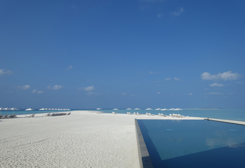 View from Blu Restaurant of Blu Pool and Beach, Four Seasons Landaa Giraavaru