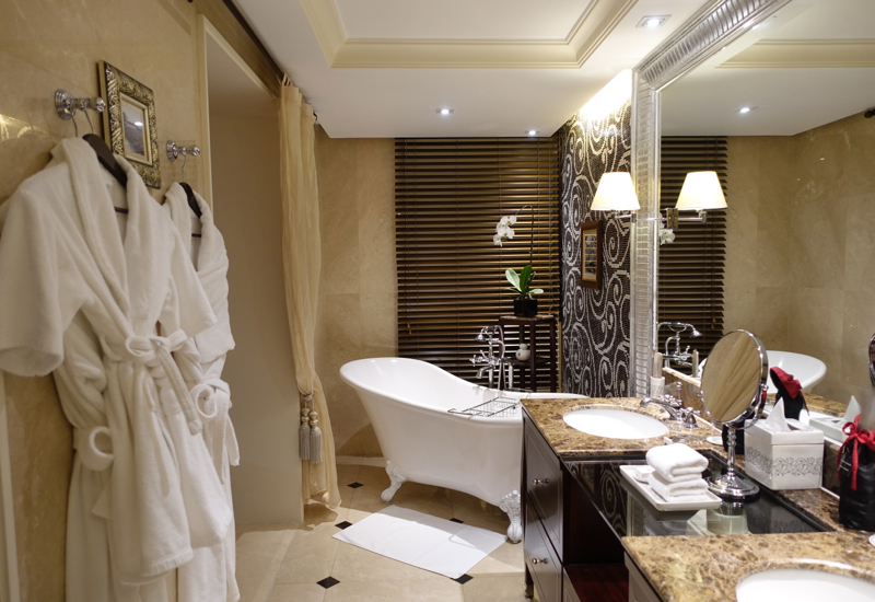 Grand Premium Bathroom with Clawfoot Tub, Sofitel Metropole Hanoi