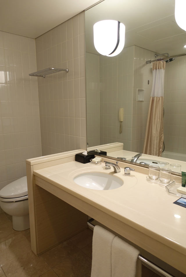 Review-Hilton Tokyo Narita Airport Hotel-Bathroom