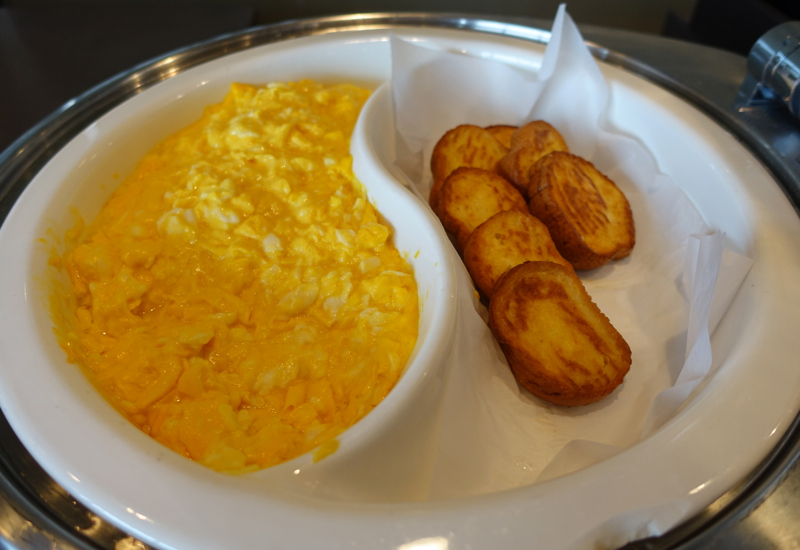 Review-JAL First Class Lounge Tokyo Narita-Scrambled Eggs and French Toast