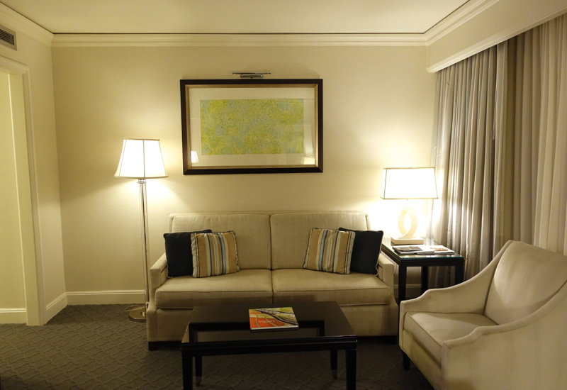 Review-Four Seasons Chicago-Living Room, Lake View Executive Suite