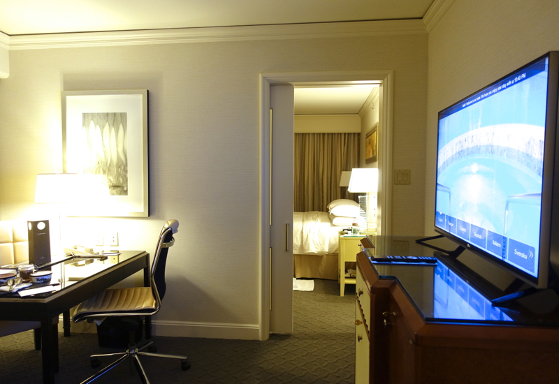 Review-Four Seasons Chicago-Living Room, Lake View Executive Suite