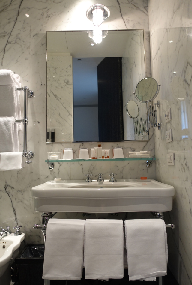 Review: Portrait Roma Junior Suite Bathroom