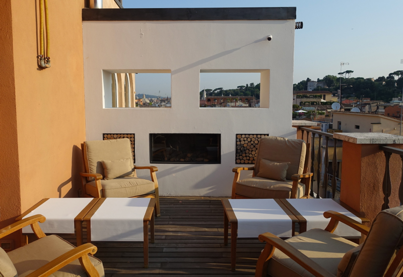 Review-Portrait Roma Fireplace on Rooftop Terrace