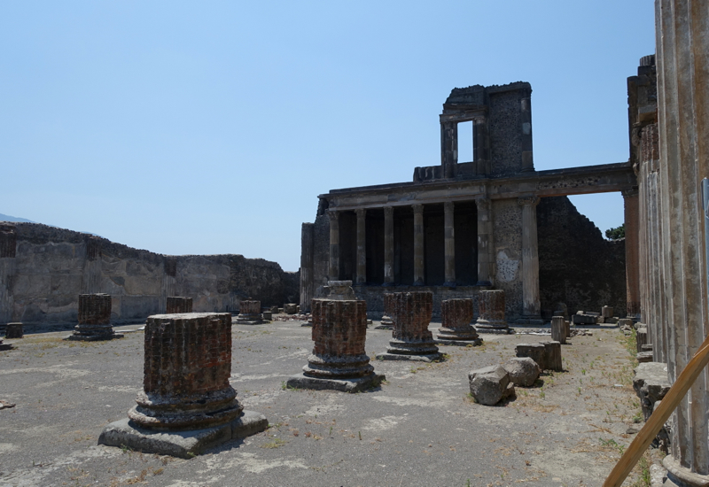 Pompeii Review: Pompeii Courthouse