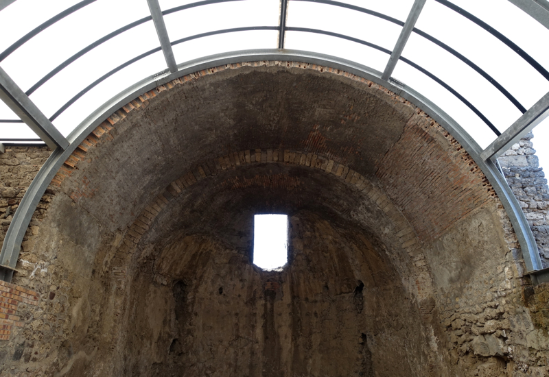 Pompeii Review: Calderium Arched Ceiling