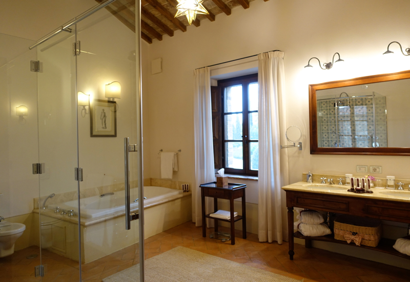 Review-Castello Banfi Il Borgo-Double Room Riserva Bathroom