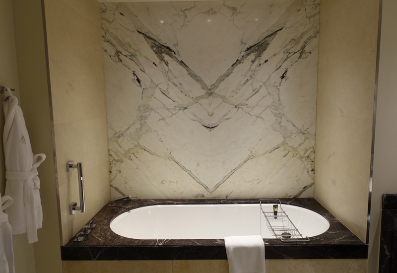 Review: Four Seasons Moscow Premier Room Soaking Tub