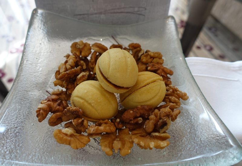 Review-Four Seasons Moscow-Welcome Amenity-Walnut Cookies