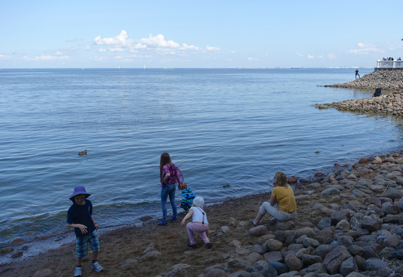 Skipping Stones by the Bank of the Gulf of Finland, Peterhof