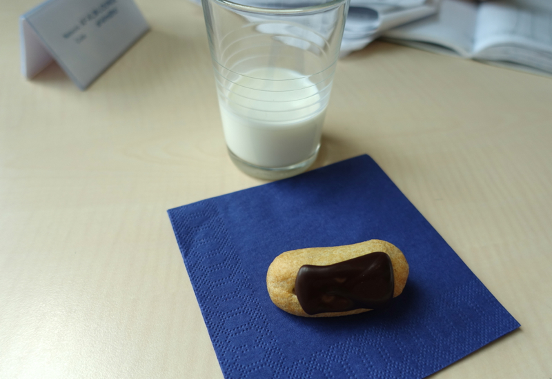 Mini Eclair and Milk, Air France Lounge Review, Berlin Tegel Airport