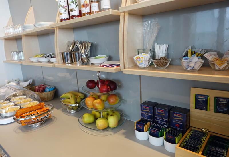 Fresh Fruit and Tea, Air France Lounge Review, Berlin Tegel Airport