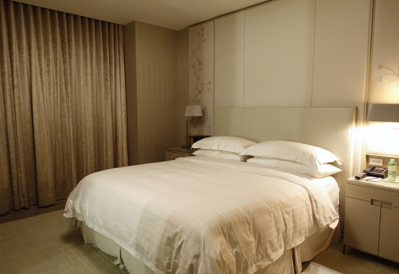 New Four Seasons Bed, Four Seasons Toronto Review